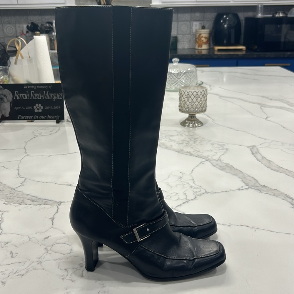 Worthington Black Leather Full Side Zip Square Toe and Heel Boot. Size 10M